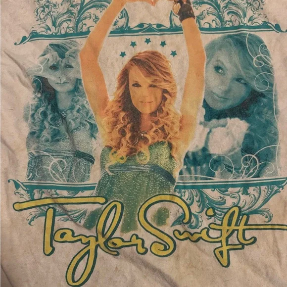 RARE Taylor Swift Shirt 2010 Speak Now Tour Size M